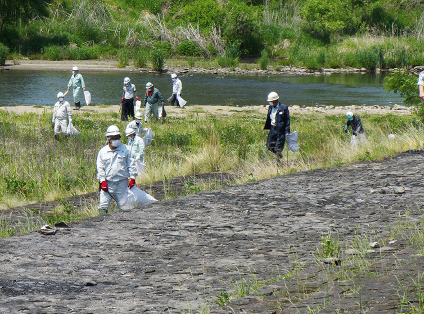 河原のゴミ拾い